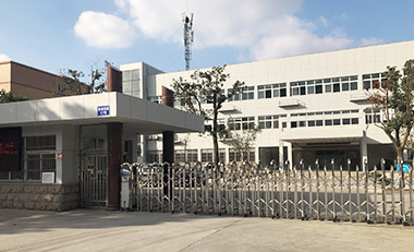 地處深圳市龍崗高新科技園；廠房占地面積達25000平方米，是一家專業生產經營鋼結構材料的大型企業。